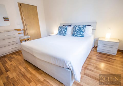 Bed, Other, Photo of the whole room, Bedroom, wardrobe