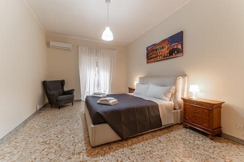 Bed, Photo of the whole room, Bedroom, air conditioner