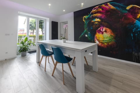 Seating area, Dining area