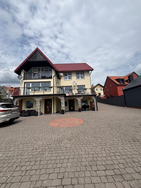 Property building, Day, Location, Parking