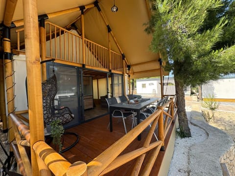 Patio, Day, Balcony/Terrace