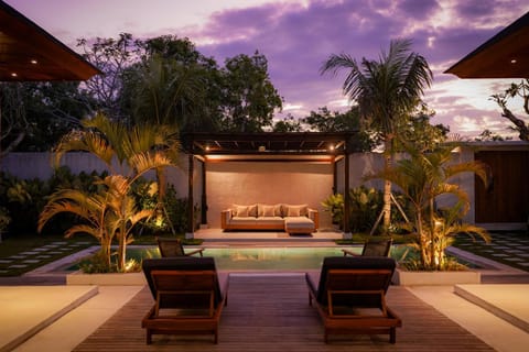 Seating area, Swimming pool, sunbed