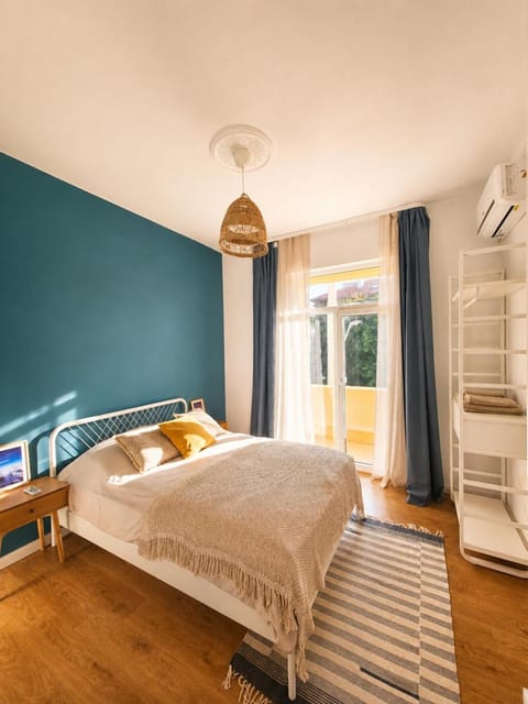 Bed, Photo of the whole room, Bedroom, towels, air conditioner