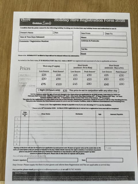 Text overlay, Swimming pool