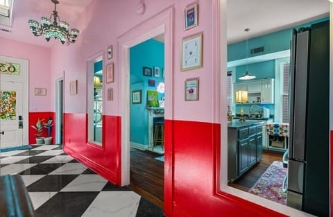 Downtown Home- Bright & Bold Stays near Ft Benning Apartment in Phenix City