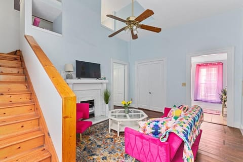 Communal lounge/ TV room, TV and multimedia, Living room, Evening entertainment