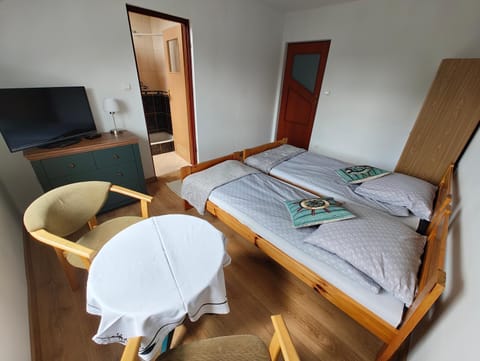 Bed, Photo of the whole room, towels, wardrobe