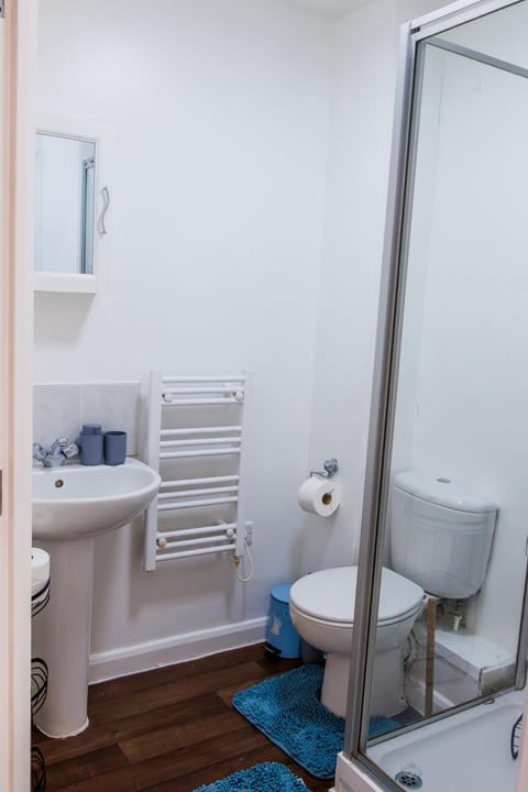 Monea Retreat a Modern 2bedroom and 2 bathroom apartment in Coventry Apartment in Coventry