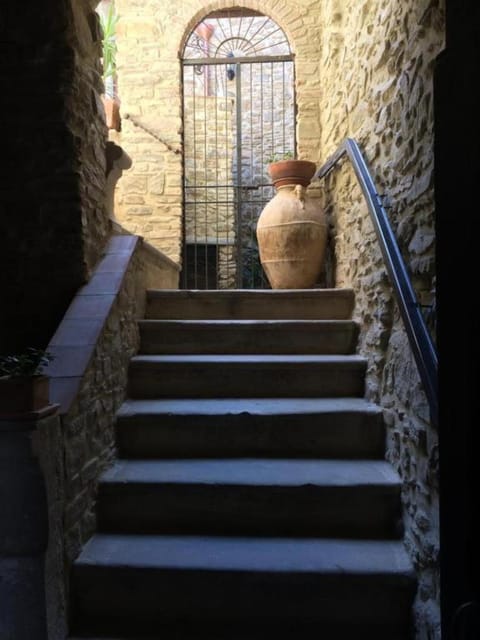 Facade/entrance, Decorative detail