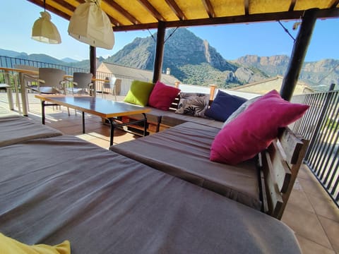 View (from property/room), Balcony/Terrace, Balcony/Terrace, Seating area, Mountain view