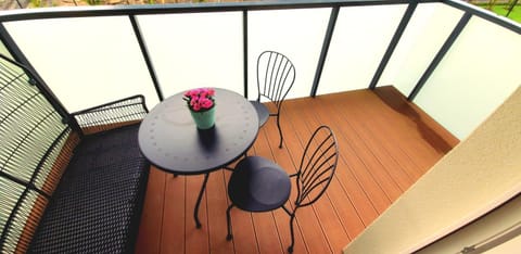 View (from property/room), Balcony/Terrace, Seating area