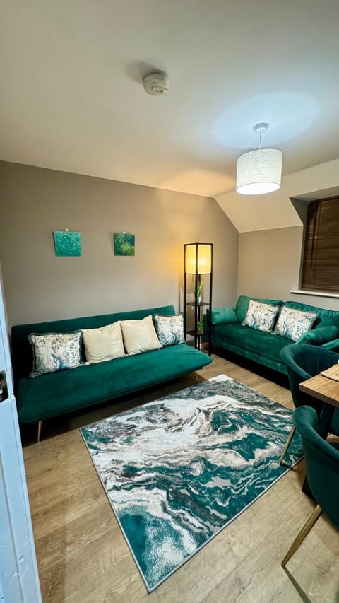 Emerald dream house House in Swindon