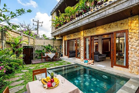 Property building, Natural landscape, Garden, Garden view, Pool view, Swimming pool, sunbed