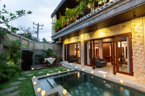 Property building, Pool view