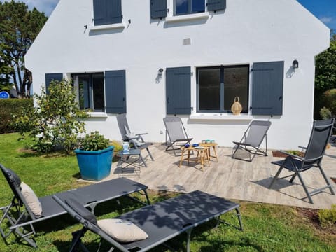 Maison rénovée 2023 proche plage, Arzon, 10 pers, jardin, wifi - FR-1-775-30 House in Arzon