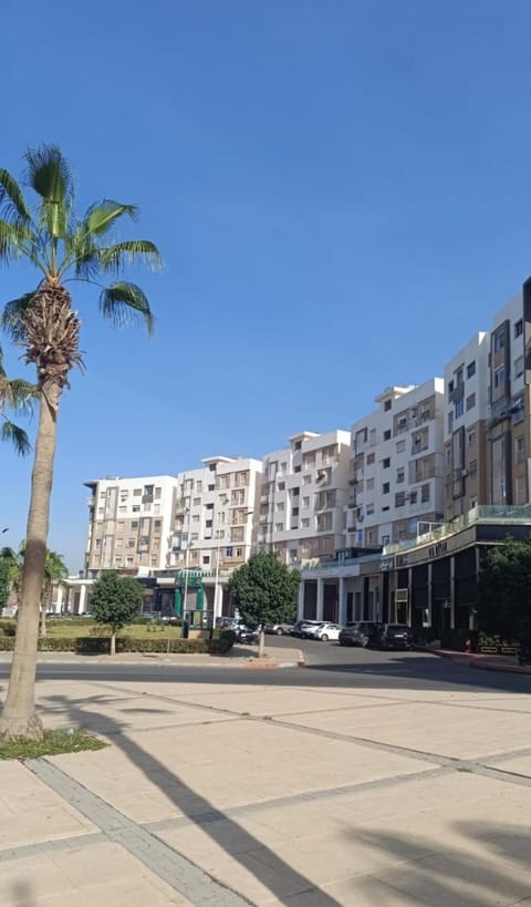 Neighbourhood, Street view, Location, Parking