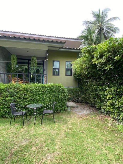 Property building, Day, Garden, internet, internet