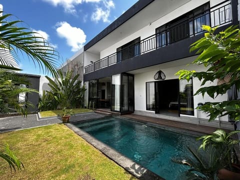Garden, Swimming pool