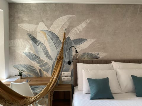 Bed, Living room