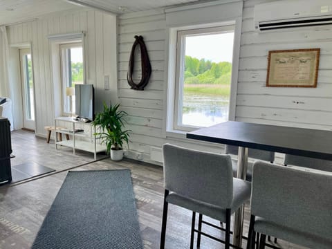 Villa Laituri Enäjärven rannalla Chalet in Uusimaa