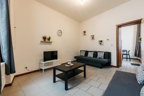 Communal lounge/ TV room, TV and multimedia, Living room, Seating area