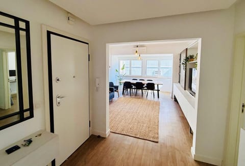Facade/entrance, Dining area