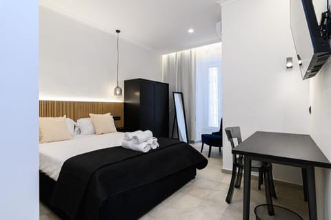 Bed, TV and multimedia, Photo of the whole room, Bedroom, air conditioner