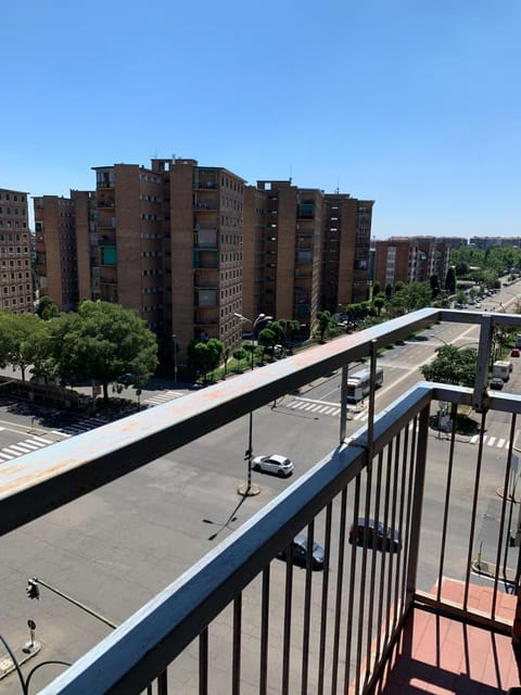 Property building, View (from property/room), Balcony/Terrace, Street view, Location