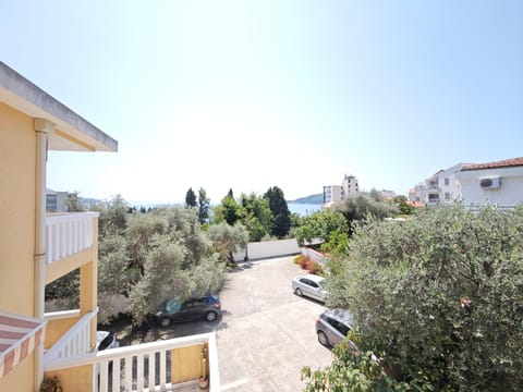 Property building, Street view, Parking