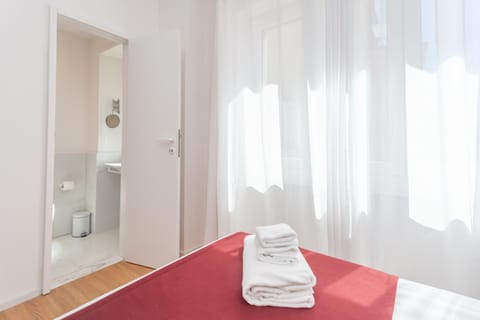 Toilet, Bed, Bathroom, Photo of the whole room, Bedroom, towels