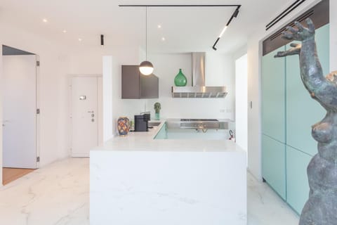 Kitchen or kitchenette, oven, stove