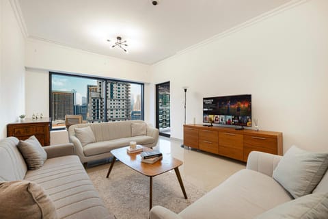 TV and multimedia, Living room, Seating area, Dining area, Evening entertainment
