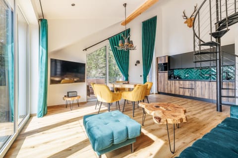 Property building, View (from property/room), View (from property/room), Kitchen or kitchenette, Living room, Seating area, Dining area, Garden view, Garden view, Mountain view, Mountain view, Pool view, Pool view, River view, River view, Quiet street view, kitchen, kitchen