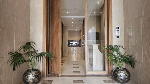 Facade/entrance