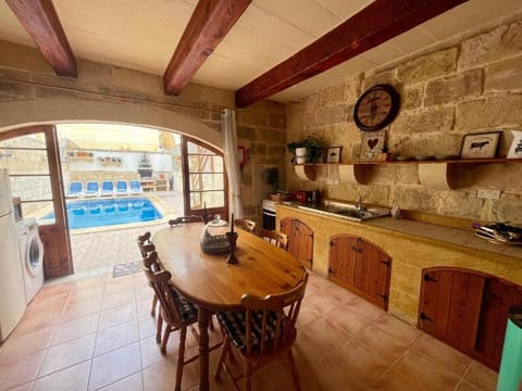 Patio, Kitchen or kitchenette, Dining area, Pool view, Swimming pool