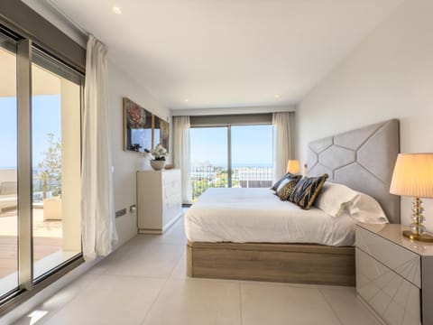 Bed, View (from property/room), Photo of the whole room, Bedroom