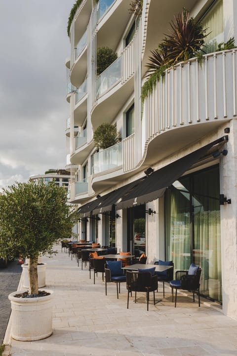 Property building, Balcony/Terrace