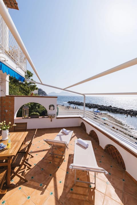 Patio, Natural landscape, Activities, Balcony/Terrace, Beach, Sea view, Sea view