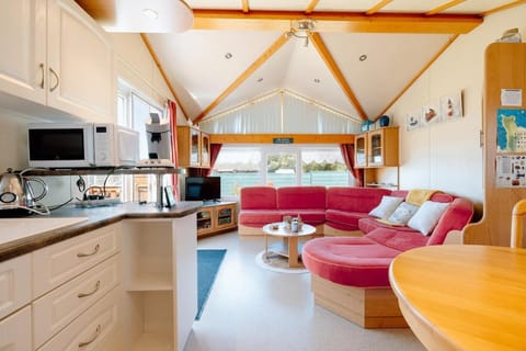 Mobile Home - 700m de la plage House in Portbail