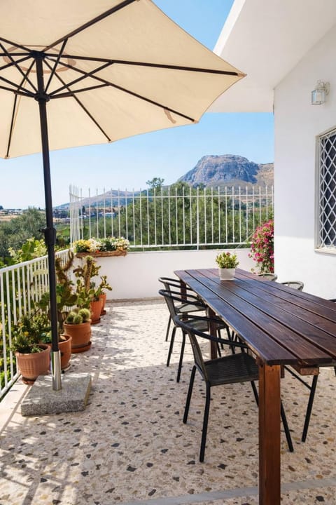 Patio, Spring, Day, Natural landscape, View (from property/room), Balcony/Terrace, Dining area, Landmark view, Mountain view