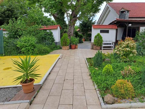 Patio, Game Room, Garden