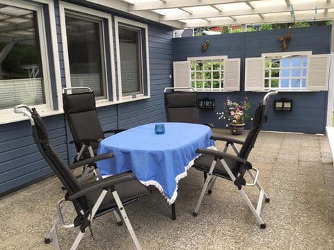 Property building, Seating area