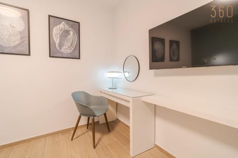 TV and multimedia, hair dresser