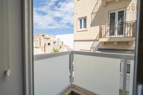 Property building, Day, View (from property/room), Balcony/Terrace