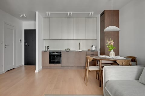 Coffee/tea facilities, Kitchen or kitchenette, Living room, Seating area, Dining area, stove