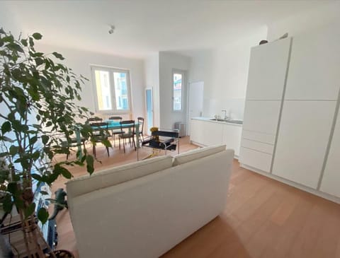 Kitchen or kitchenette, Living room, Dining area