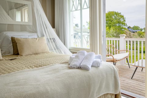 Balcony/Terrace, Photo of the whole room, Bedroom, Garden view, towels