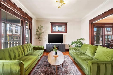 Historic Home in Downtown Vancouver House in Vancouver