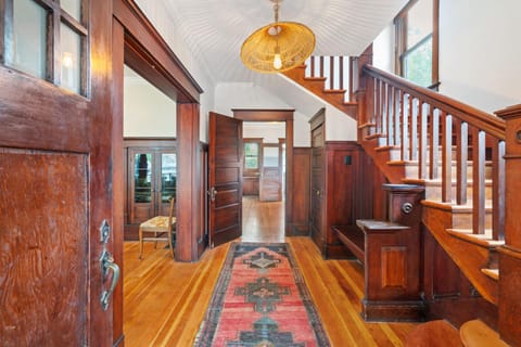 Historic Home in Downtown Vancouver House in Vancouver