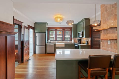 Historic Home in Downtown Vancouver House in Vancouver